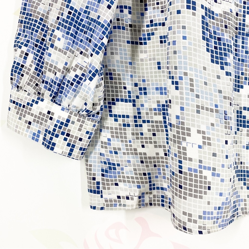 Joie Blue Gray Geometric Square Pixel Print V Neck Blouse M - Picture 4 of 10